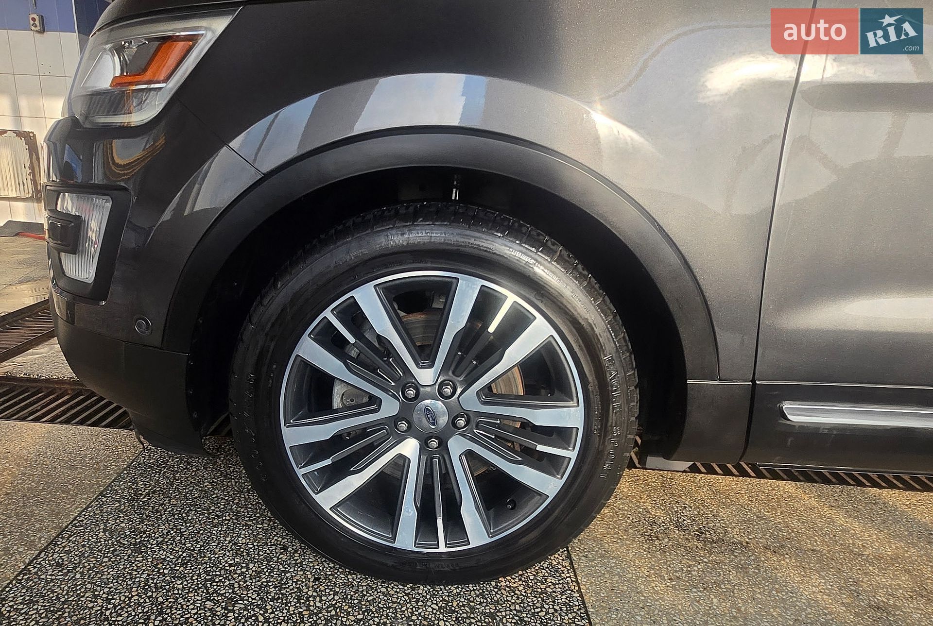 Ford Explorer 2015 VIN 1FM5K8HT5GGB83826 фото оголошення 9 з 52