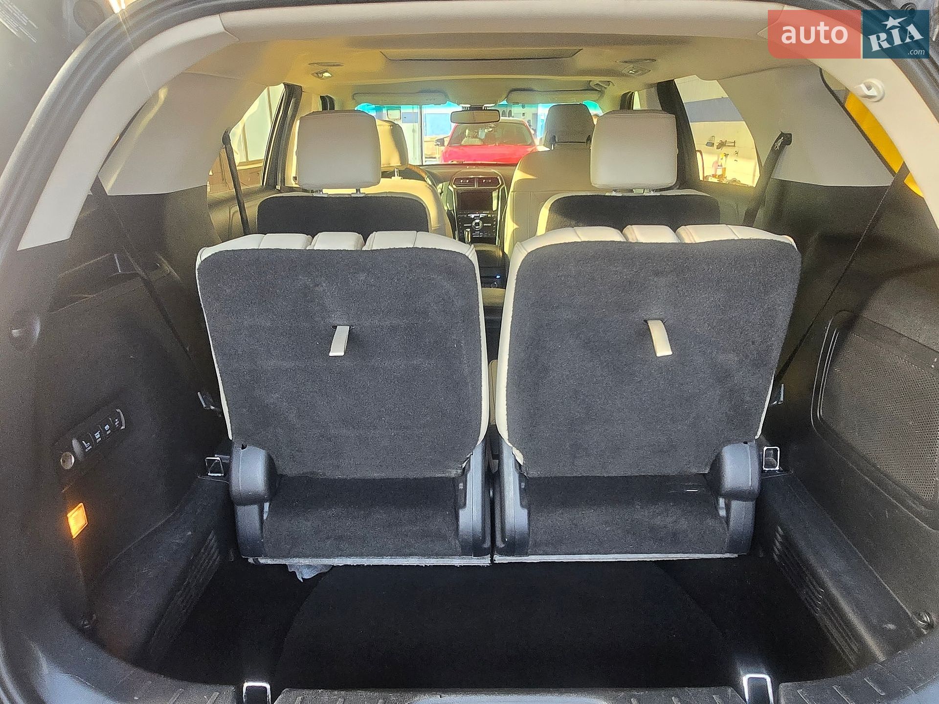 Ford Explorer 2015 VIN 1FM5K8HT5GGB83826 фото оголошення 13 з 52