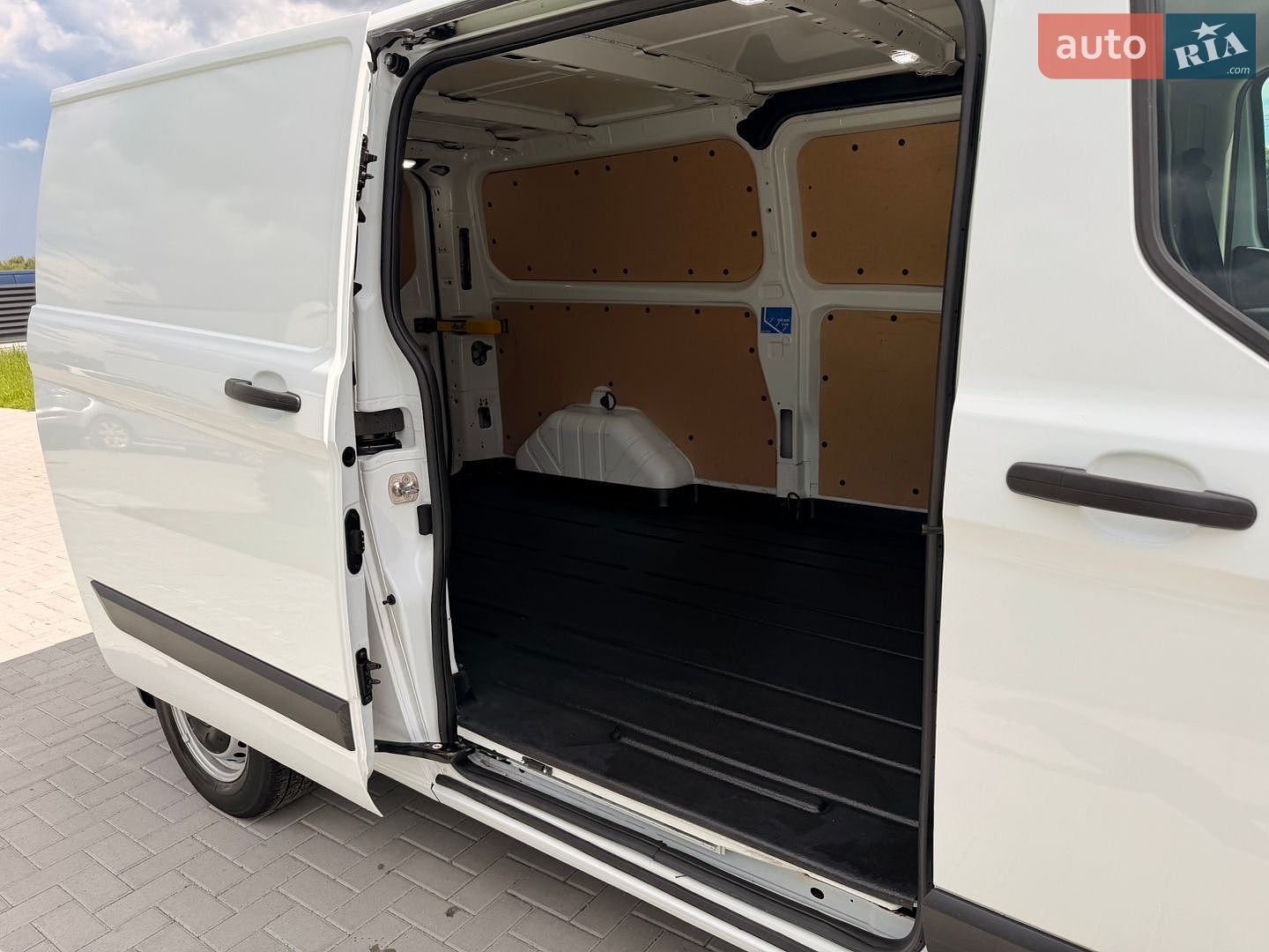 Ford Transit Custom 2022 VIN WF0YXXTTGYNJ28125 фото оголошення 15 з 31