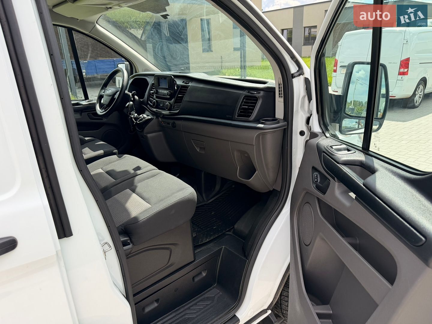 Ford Transit Custom 2022 VIN WF0YXXTTGYNJ28125 фото оголошення 16 з 31