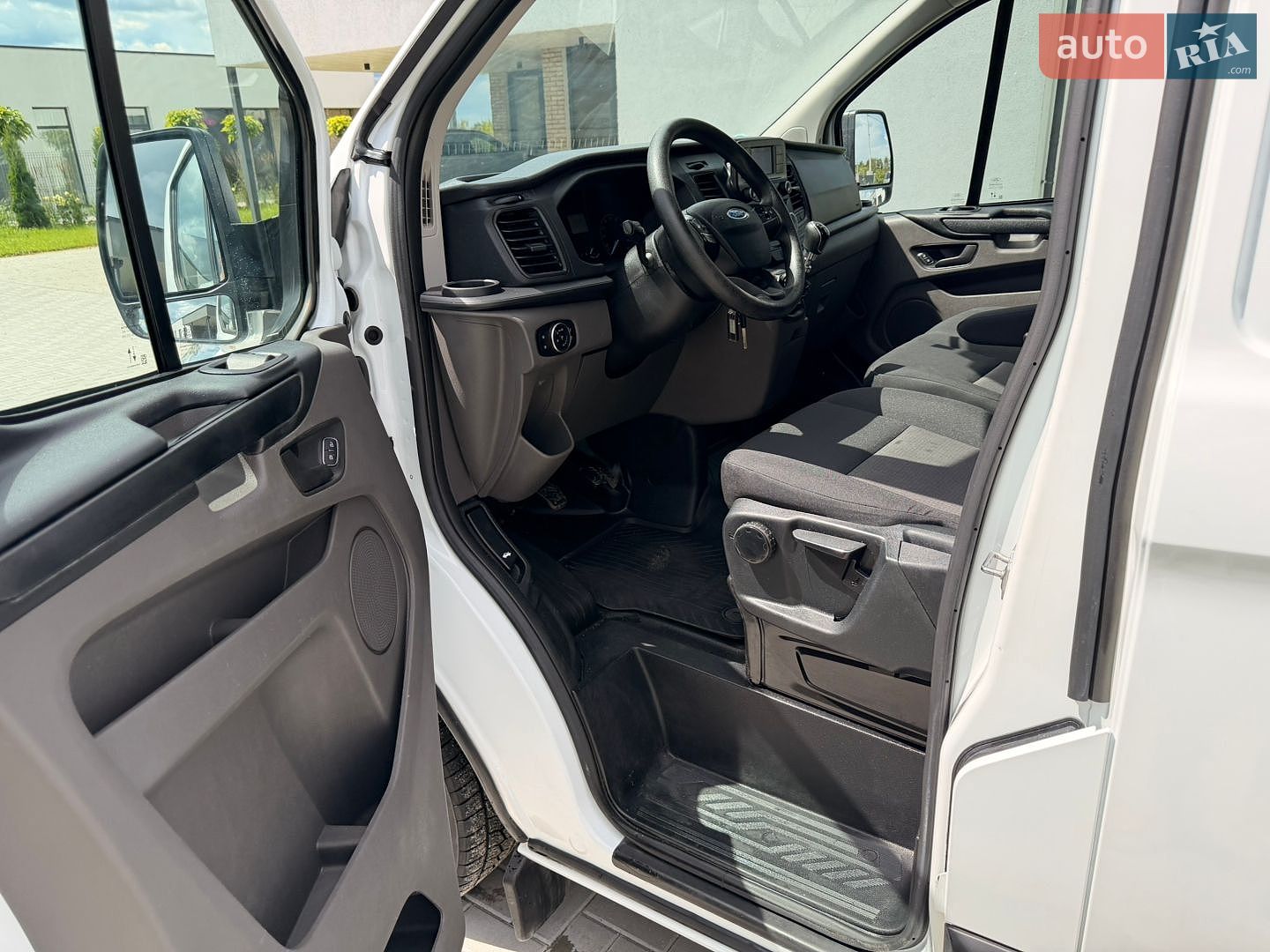 Ford Transit Custom 2022 VIN WF0YXXTTGYNJ28125 фото оголошення 24 з 31