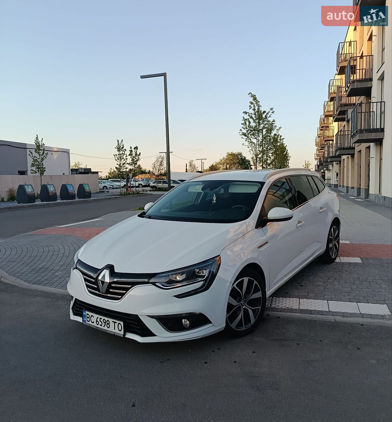 Renault Megane 2016 VIN VF1RFB00856967833 фото оголошення 10 з 41