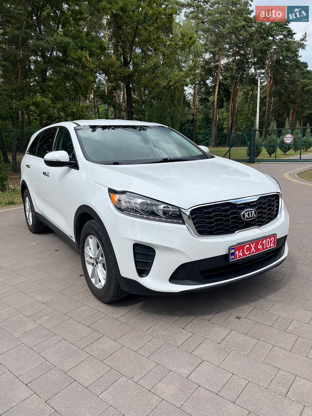 Kia Sorento 2018 VIN 5XYPGDA39KG523993 фото оголошення 2 з 11