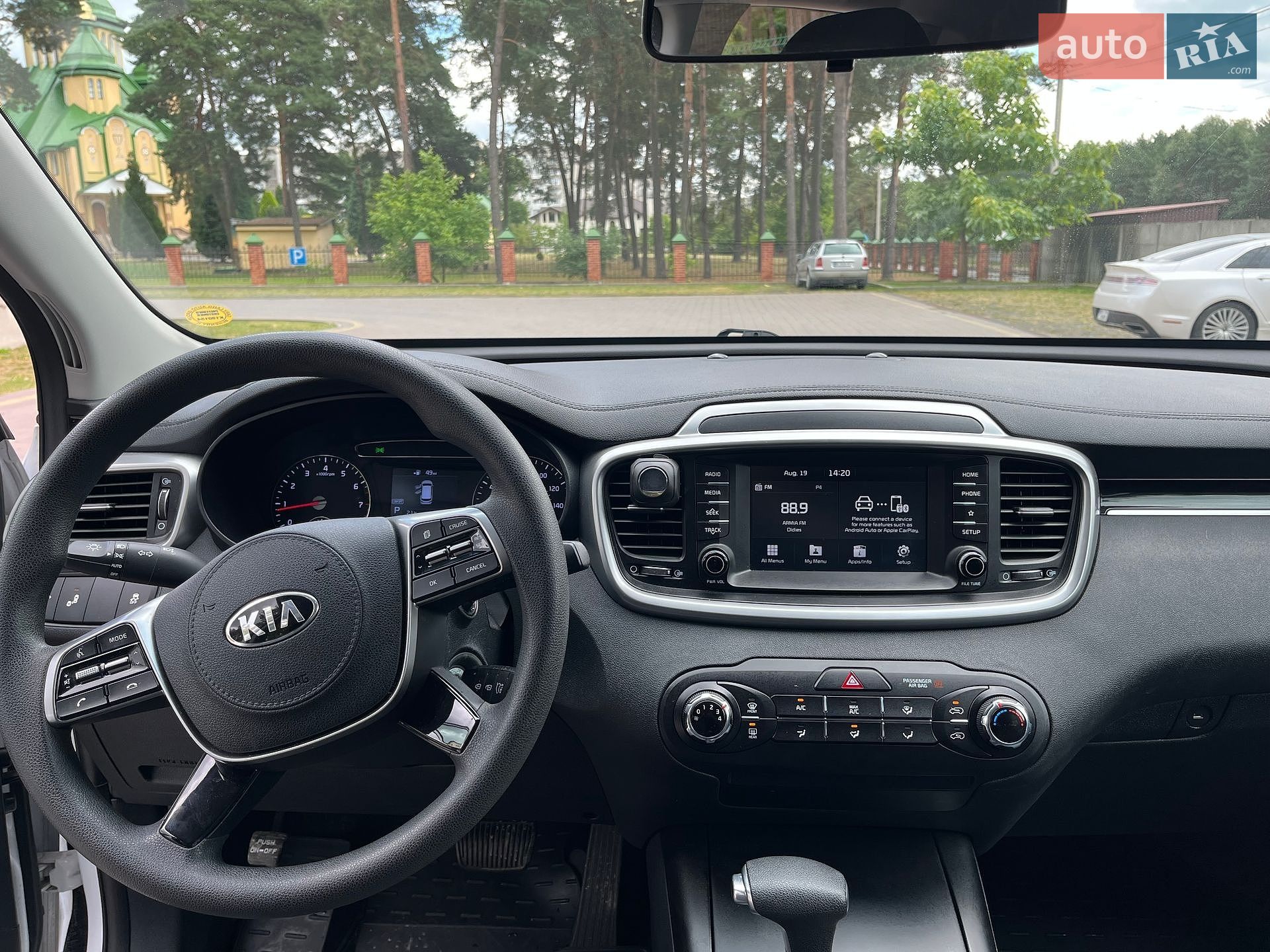 Kia Sorento 2018 VIN 5XYPGDA39KG523993 фото оголошення 6 з 11