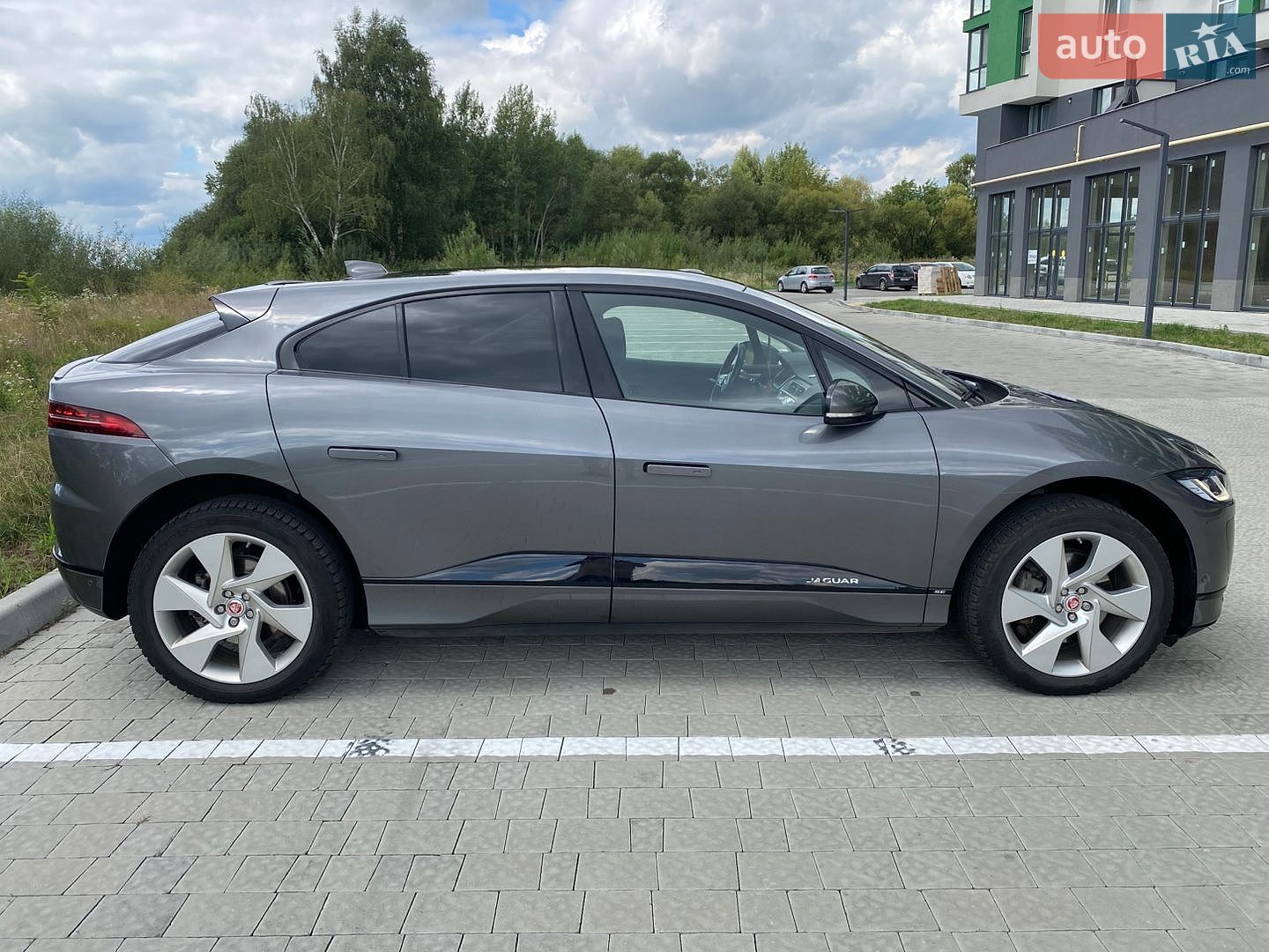 Jaguar I-Pace 2018 VIN SADHA2B11K1F69025 фото оголошення 4 з 24