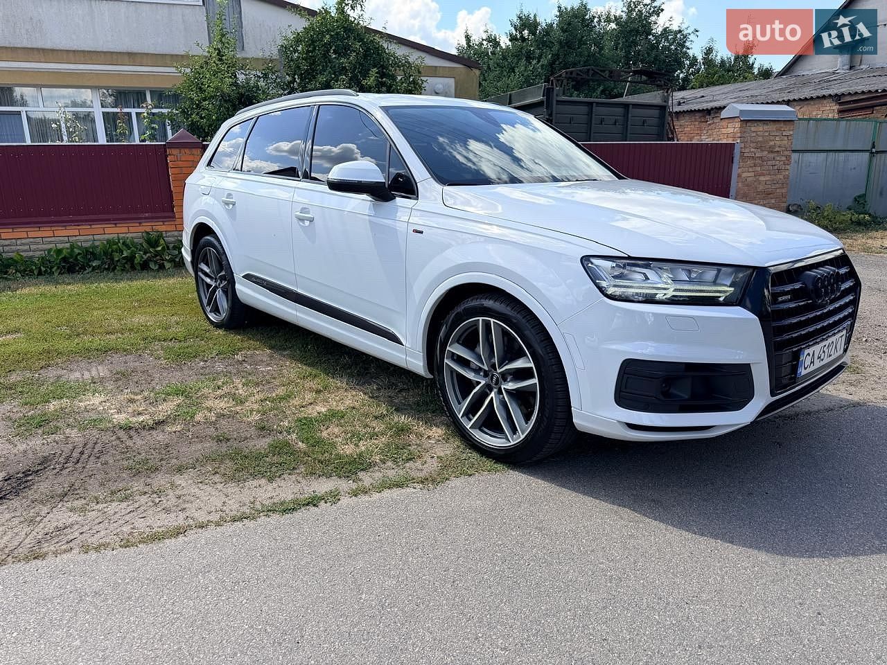 Audi Q7 2018 VIN WA1VAAF74JD037697 фото оголошення 4 з 29