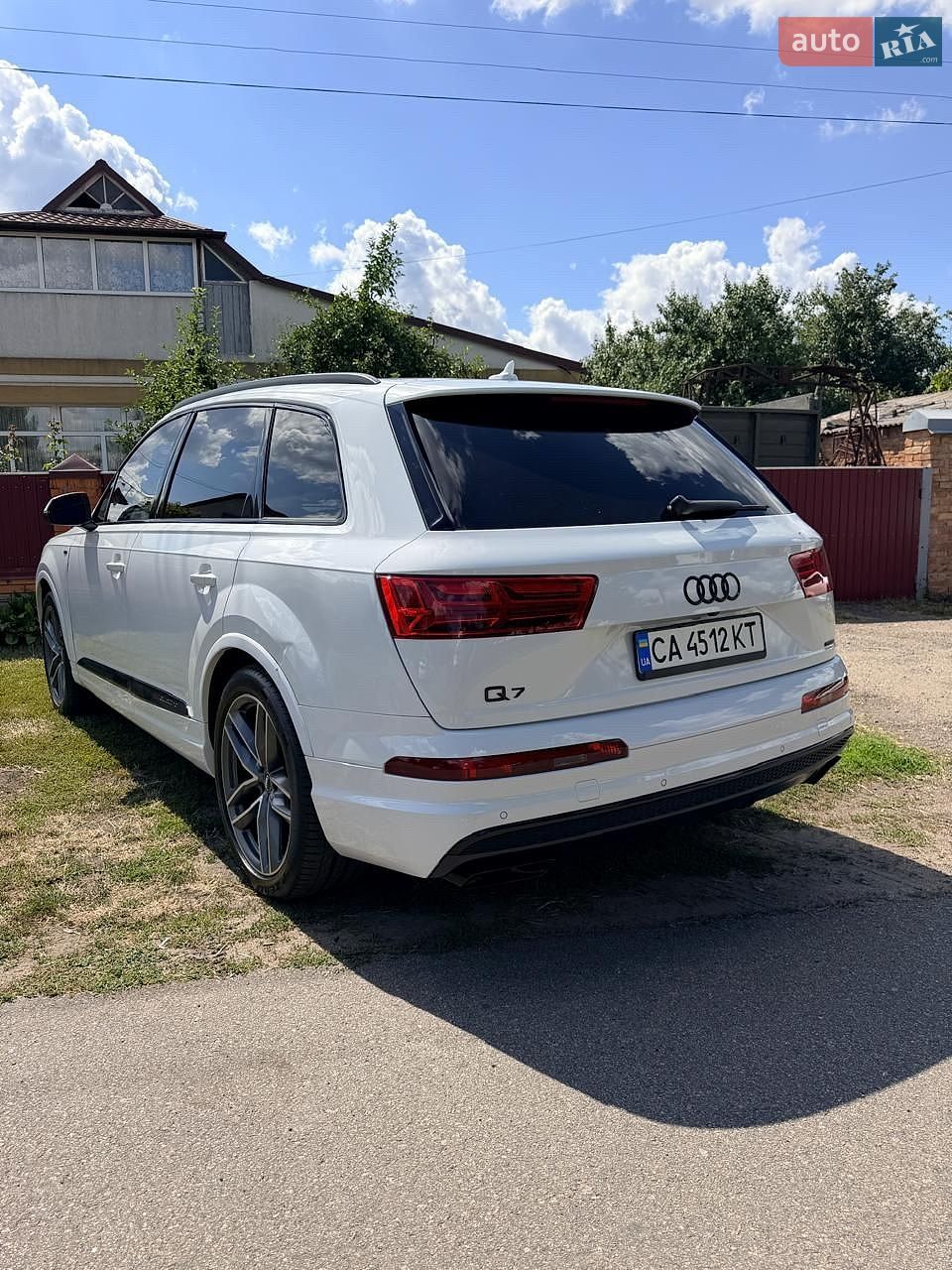Audi Q7 2018 VIN WA1VAAF74JD037697 фото оголошення 8 з 29