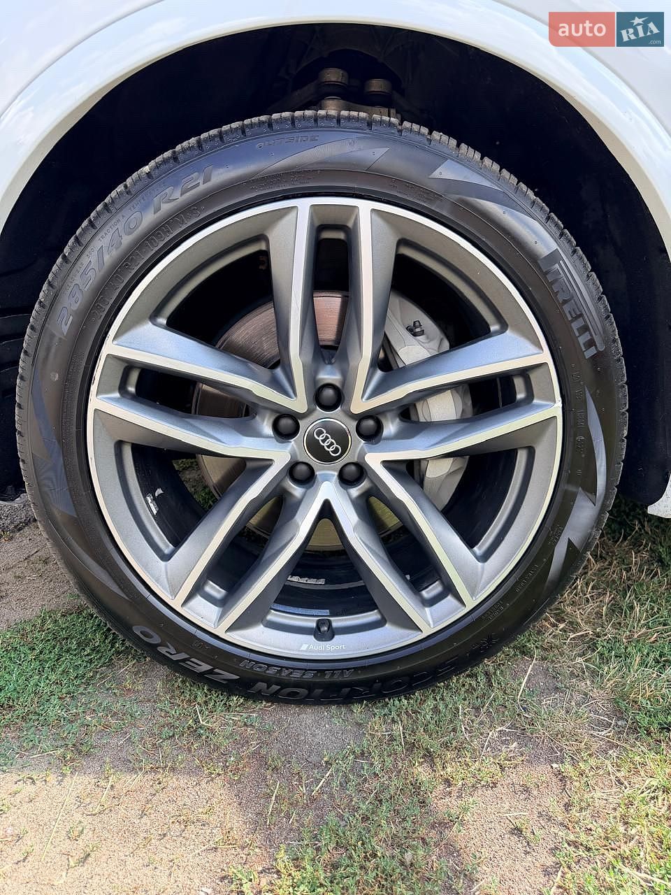 Audi Q7 2018 VIN WA1VAAF74JD037697 фото оголошення 10 з 29