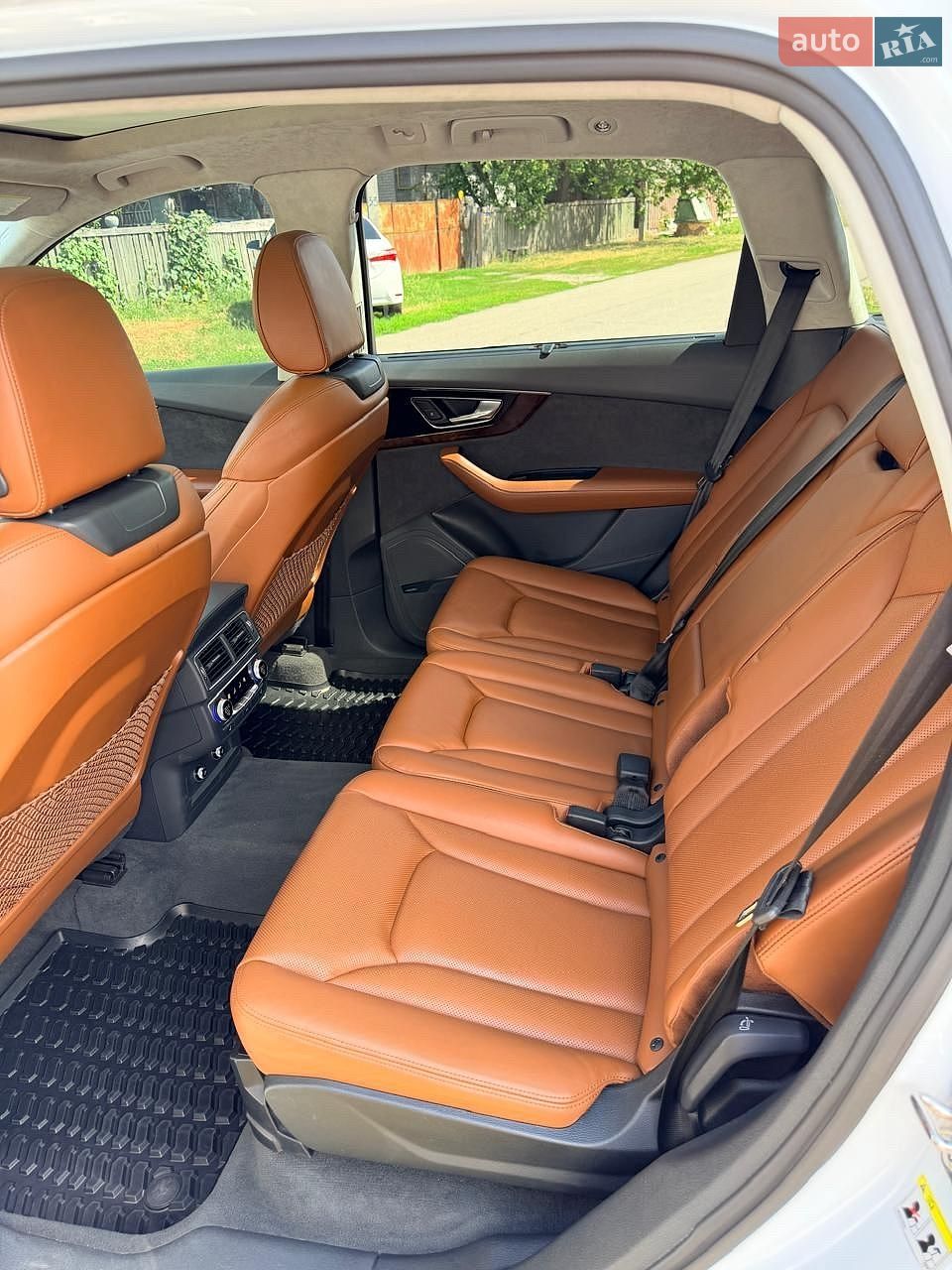 Audi Q7 2018 VIN WA1VAAF74JD037697 фото оголошення 14 з 29