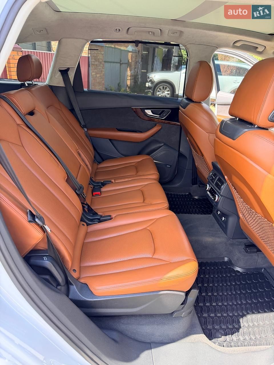 Audi Q7 2018 VIN WA1VAAF74JD037697 фото оголошення 16 з 29
