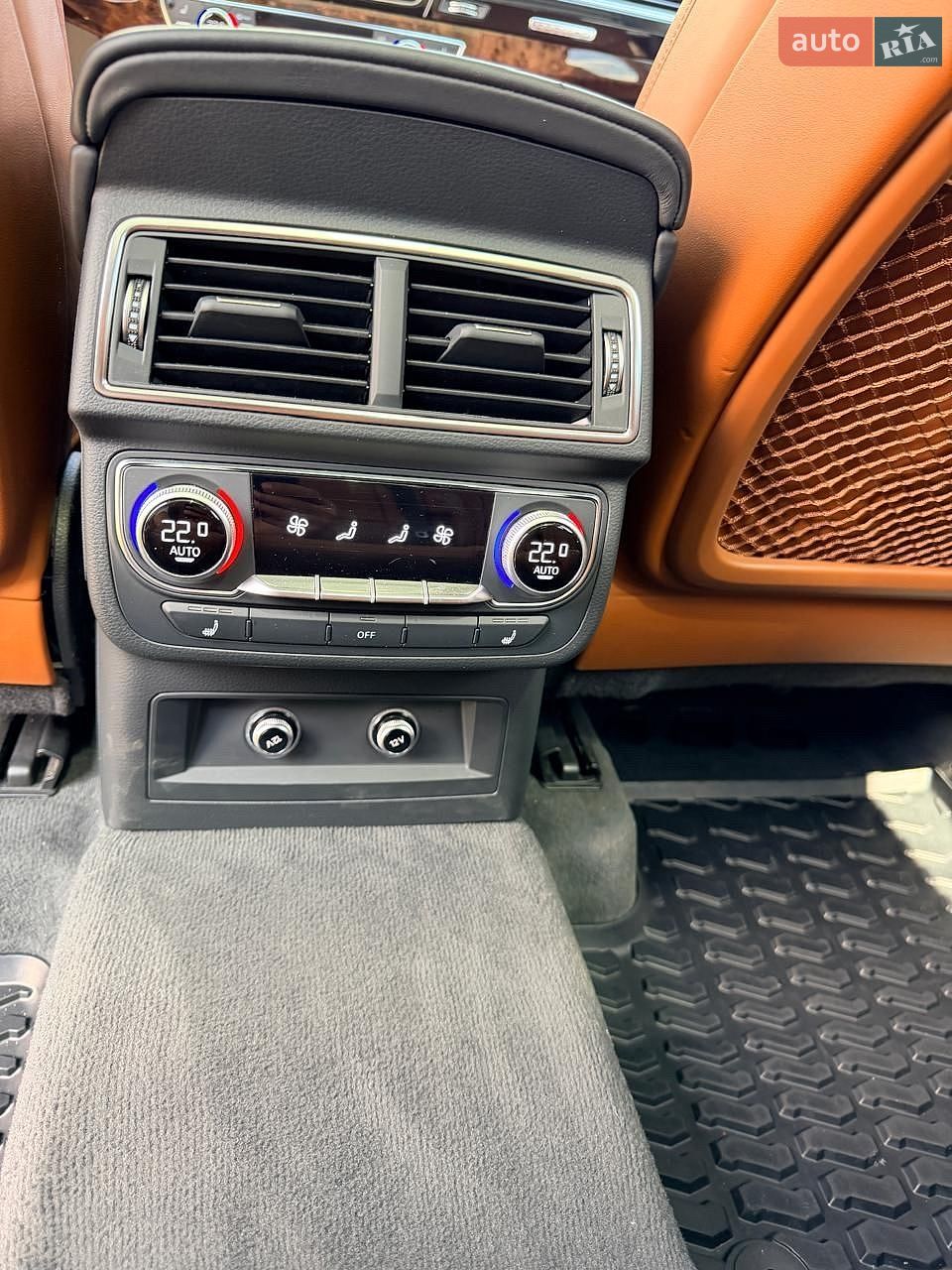 Audi Q7 2018 VIN WA1VAAF74JD037697 фото оголошення 17 з 29