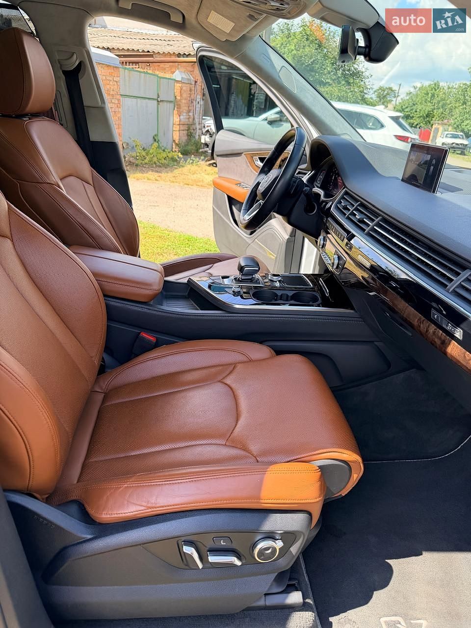 Audi Q7 2018 VIN WA1VAAF74JD037697 фото оголошення 19 з 29
