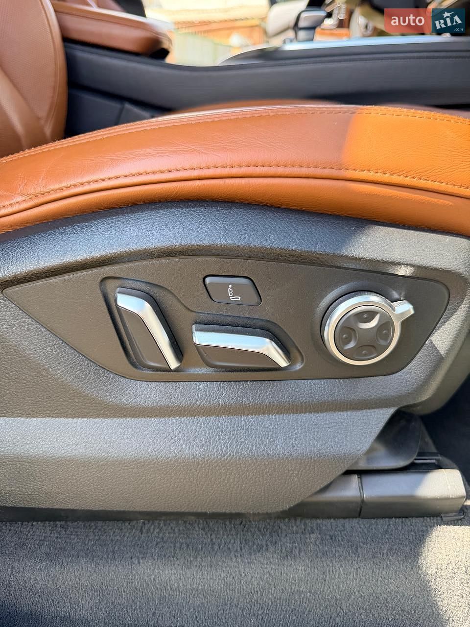 Audi Q7 2018 VIN WA1VAAF74JD037697 фото оголошення 20 з 29