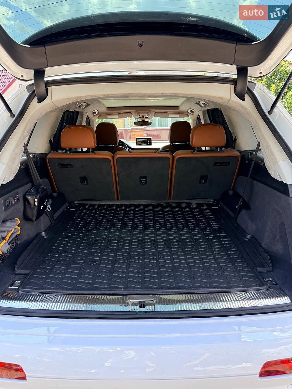 Audi Q7 2018 VIN WA1VAAF74JD037697 фото оголошення 25 з 29