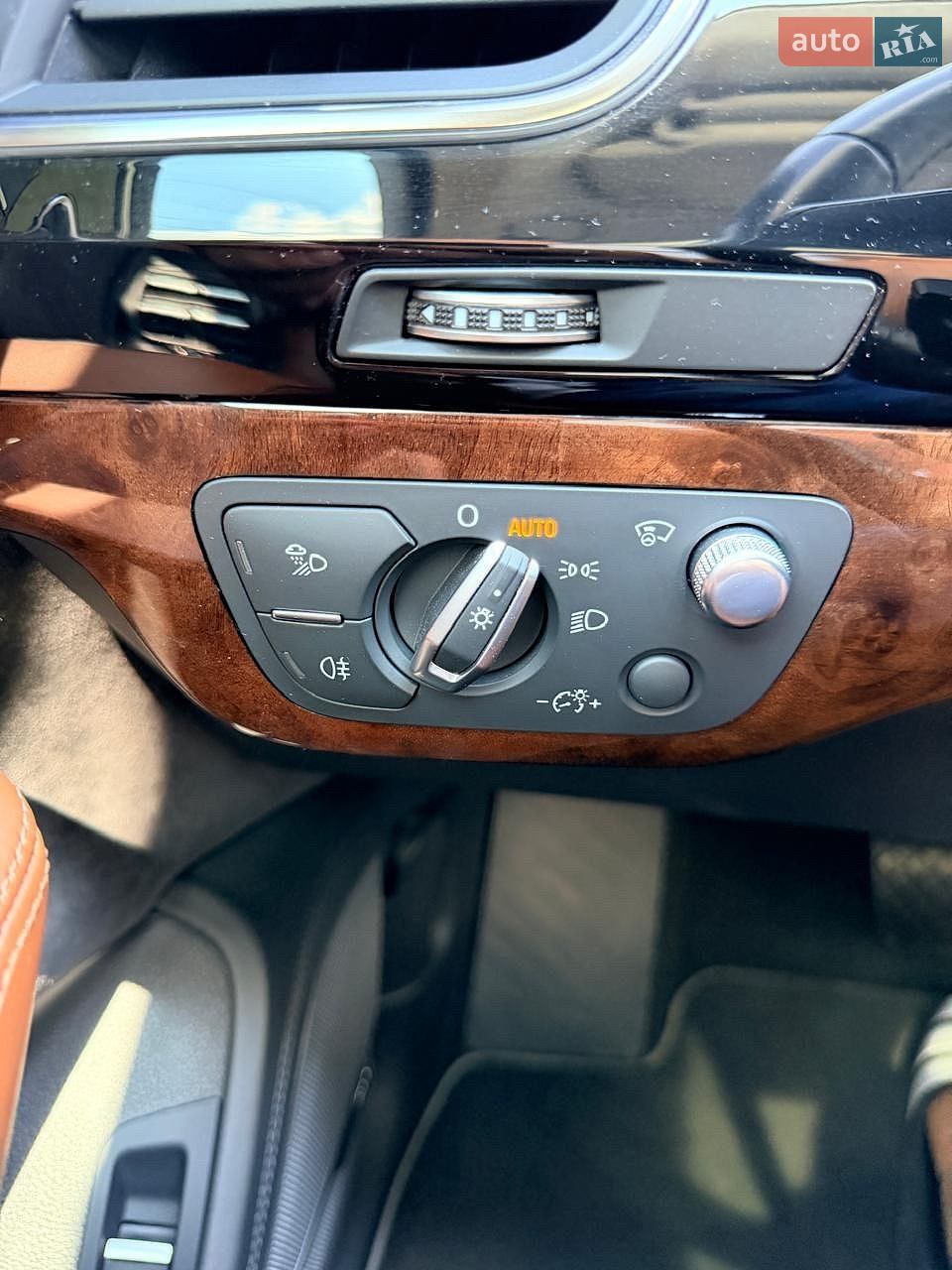 Audi Q7 2018 VIN WA1VAAF74JD037697 фото оголошення 28 з 29