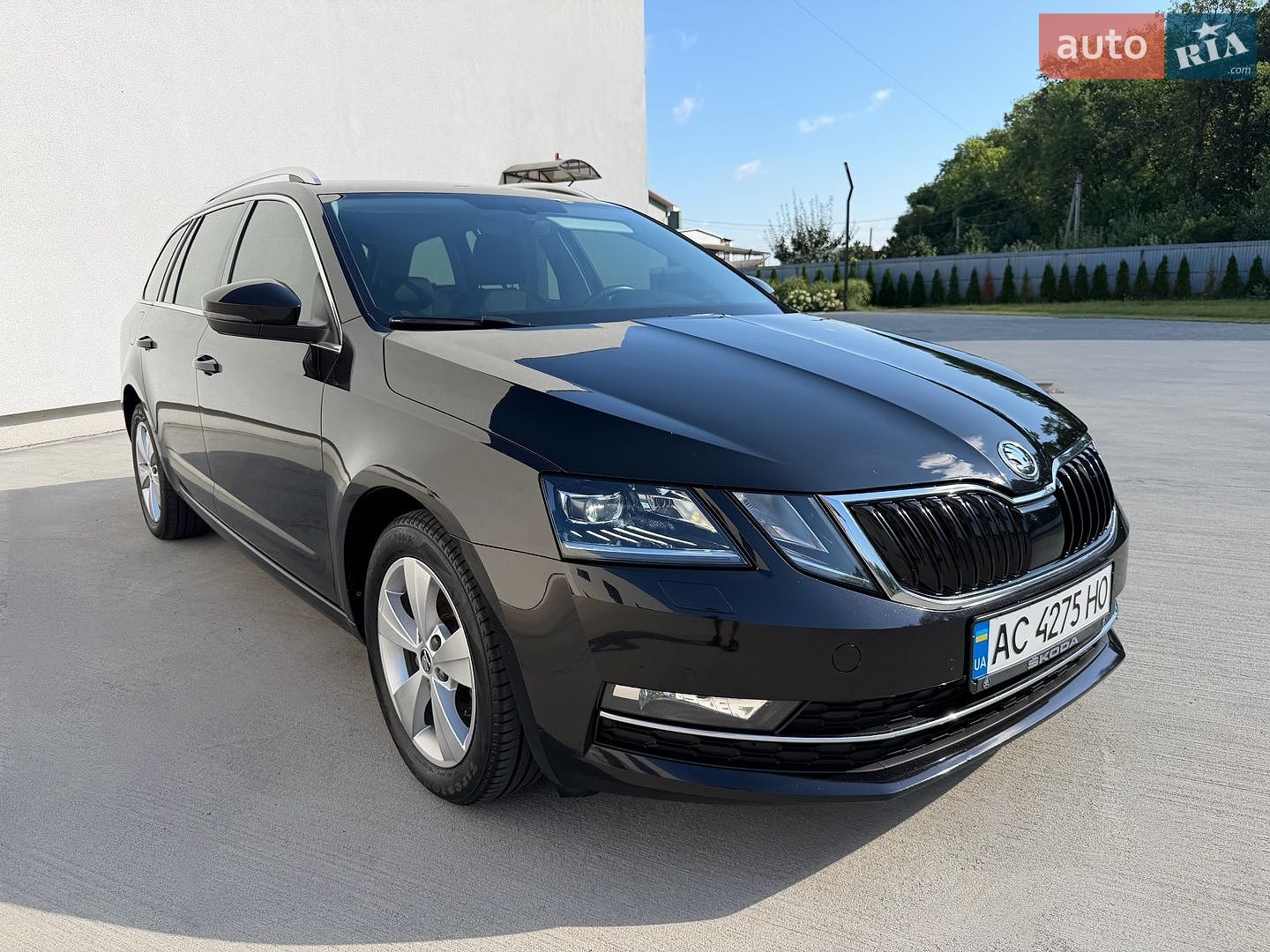 Skoda Octavia 2019 VIN TMBJG9NEXK0136972 фото оголошення 4 з 134