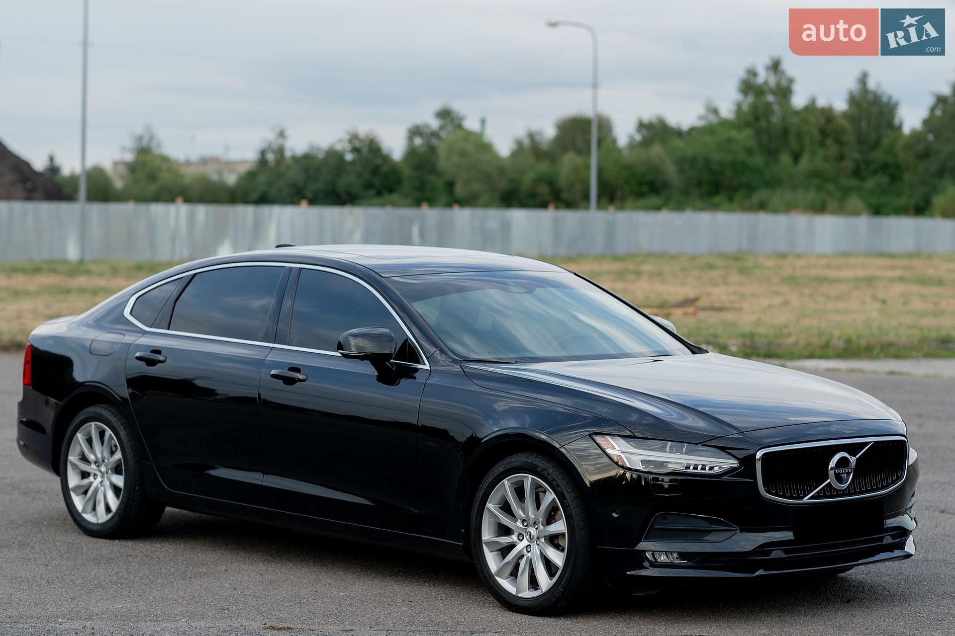 Volvo S90 2017 VIN LVY992MK9JP027252 фото оголошення 4 з 16