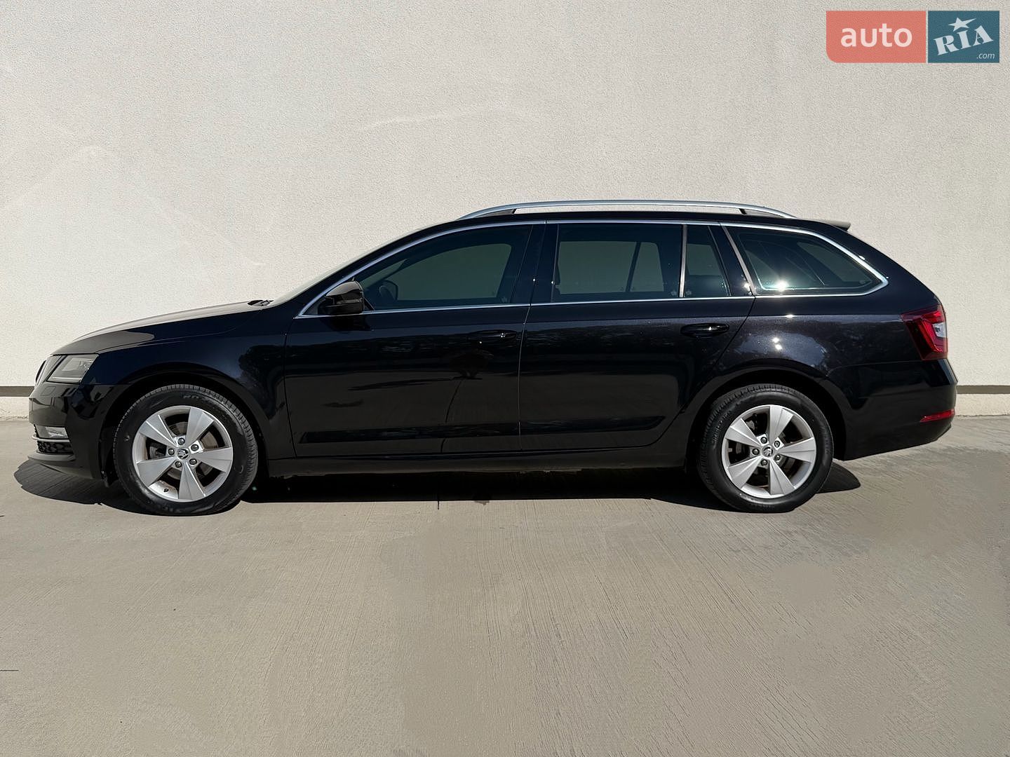Skoda Octavia 2019 VIN TMBJG9NEXK0136972 фото оголошення 9 з 134