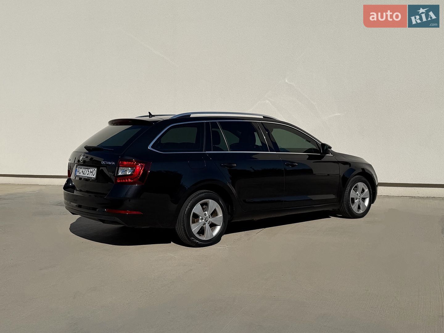 Skoda Octavia 2019 VIN TMBJG9NEXK0136972 фото оголошення 10 з 134