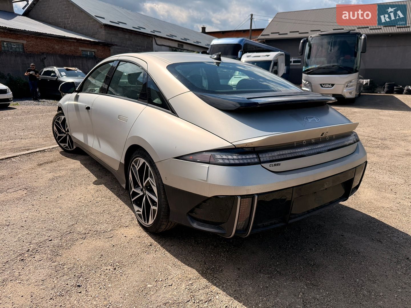 Hyundai Ioniq 6 2023 VIN KMHM54AC0RA054663 фото оголошення 2 з 35