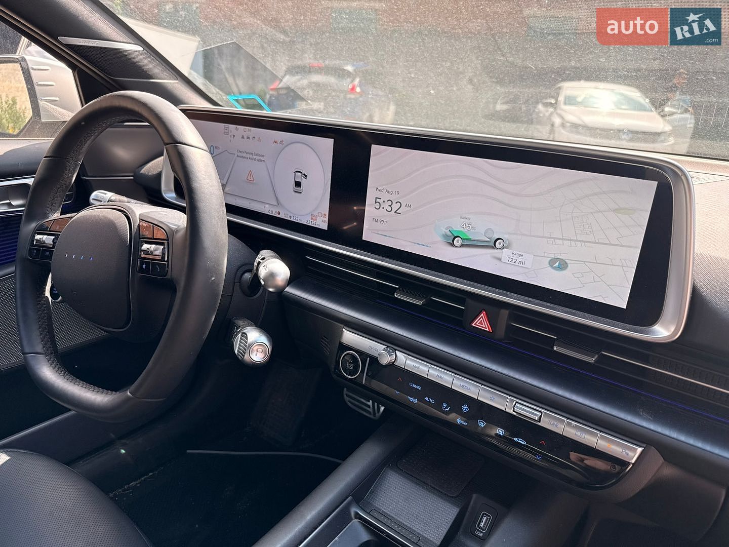 Hyundai Ioniq 6 2023 VIN KMHM54AC0RA054663 фото оголошення 8 з 35