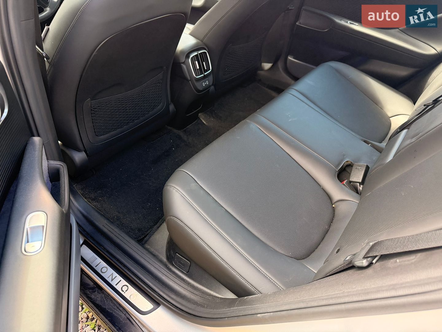 Hyundai Ioniq 6 2023 VIN KMHM54AC0RA054663 фото оголошення 13 з 35