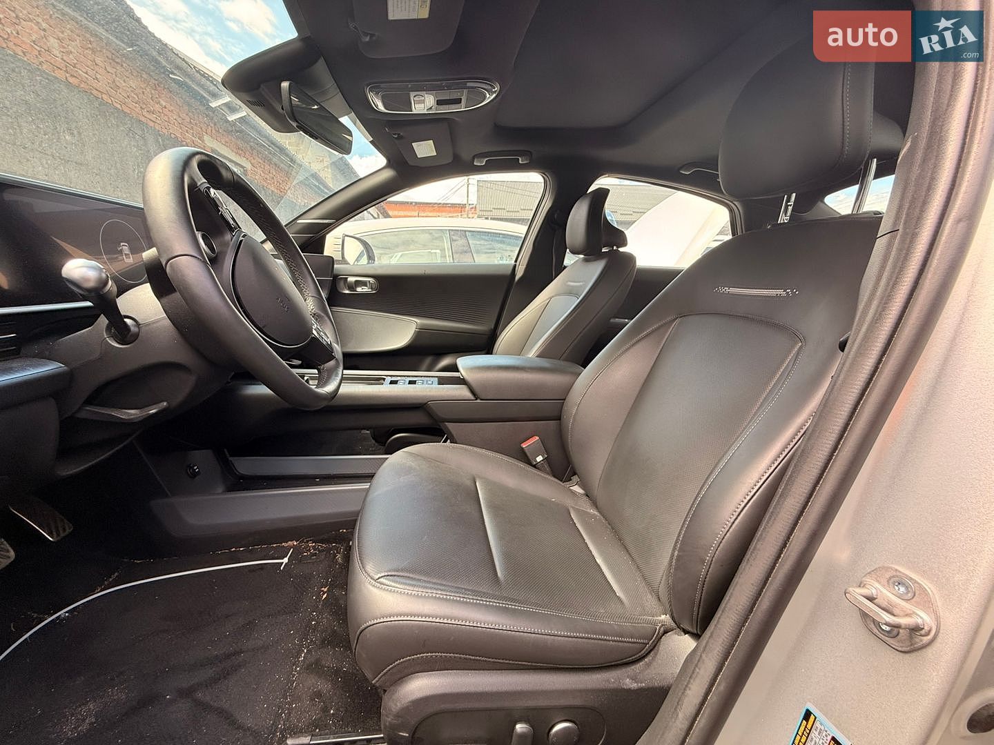 Hyundai Ioniq 6 2023 VIN KMHM54AC0RA054663 фото оголошення 17 з 35