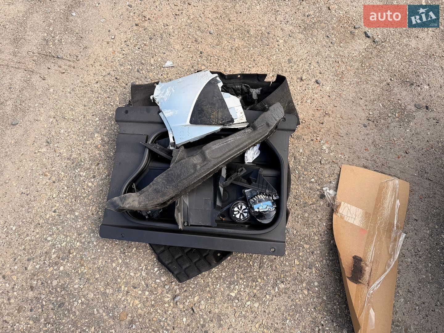 Hyundai Ioniq 6 2023 VIN KMHM54AC0RA054663 фото оголошення 24 з 35