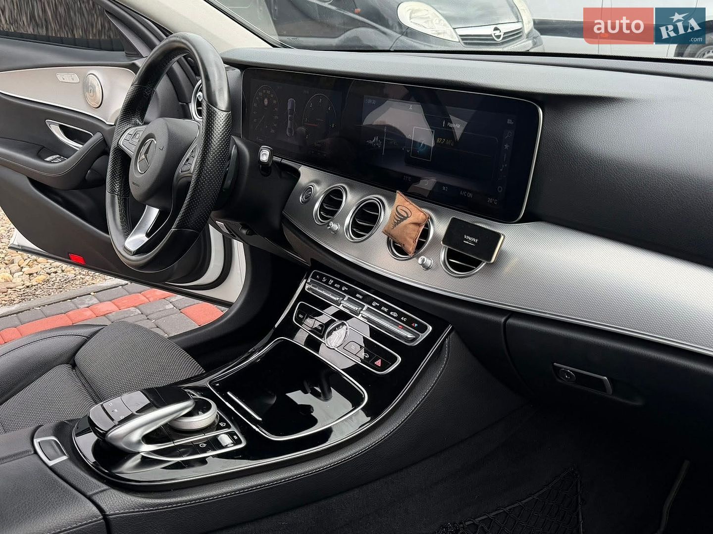 Mercedes-Benz E-Class 2016 VIN WDD2130041A031911 фото оголошення 13 з 20