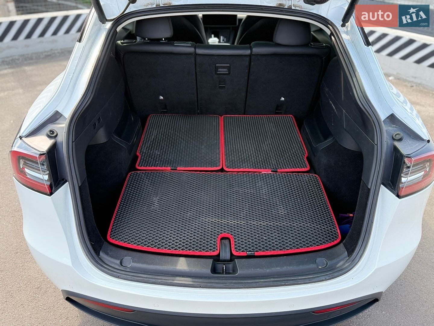 Tesla Model Y 2022 VIN 7SAYGAEEXNF488944 фото оголошення 11 з 21