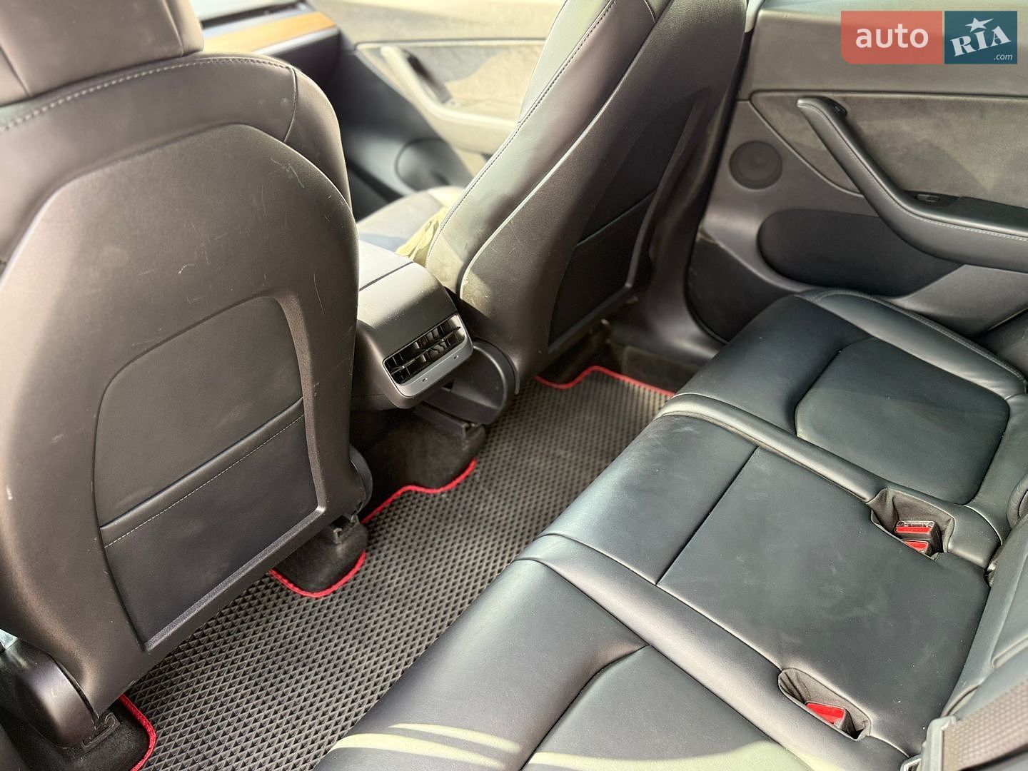 Tesla Model Y 2022 VIN 7SAYGAEEXNF488944 фото оголошення 14 з 21