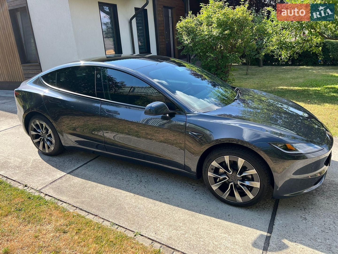 Tesla Model 3 2024 VIN 5YJ3E1EA4RF871875 фото оголошення 4 з 16