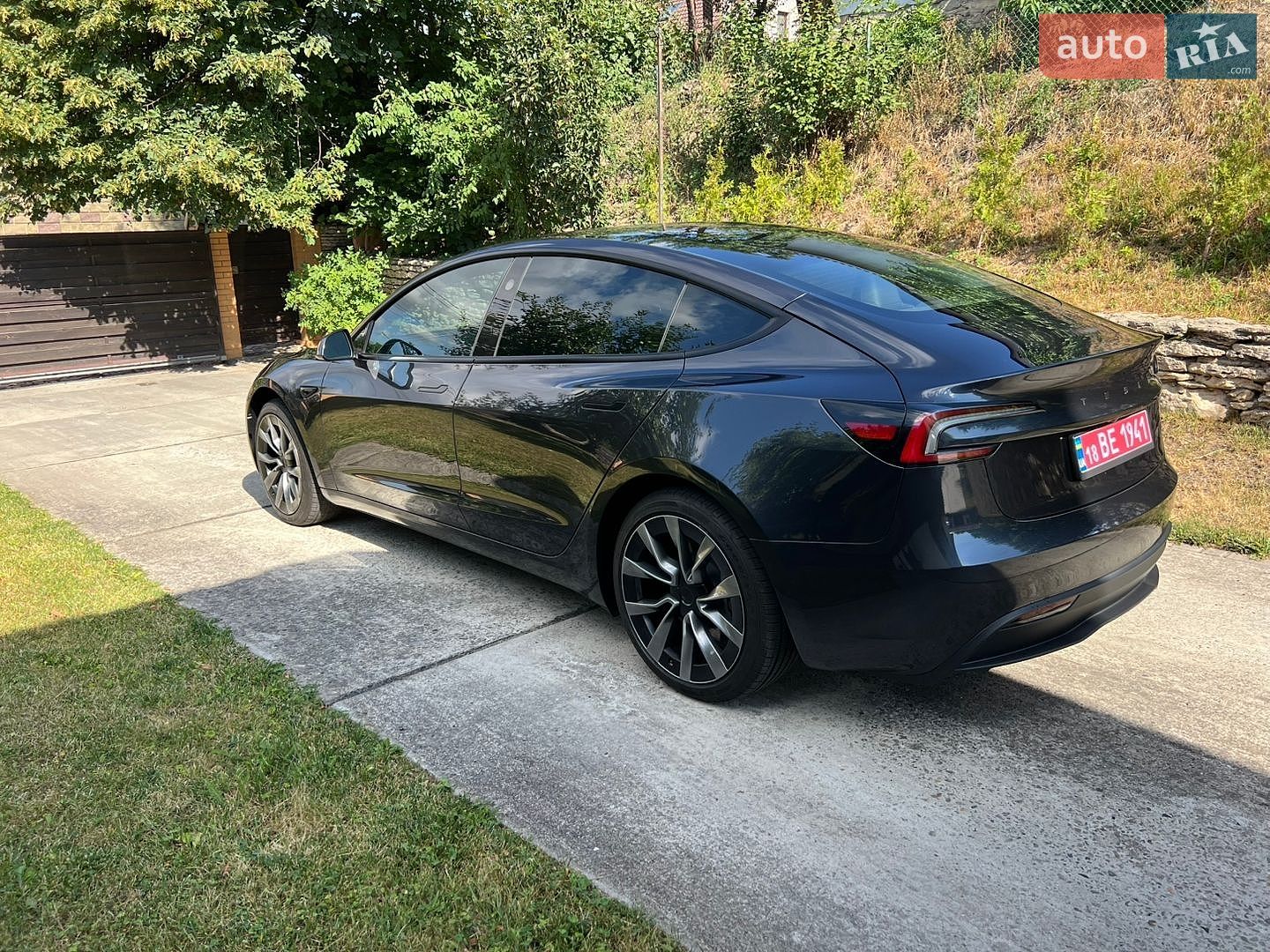 Tesla Model 3 2024 VIN 5YJ3E1EA4RF871875 фото оголошення 5 з 16