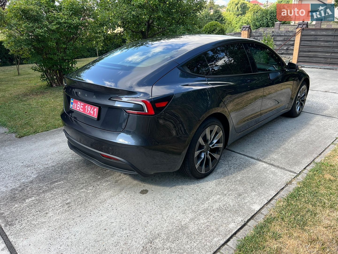 Tesla Model 3 2024 VIN 5YJ3E1EA4RF871875 фото оголошення 8 з 16