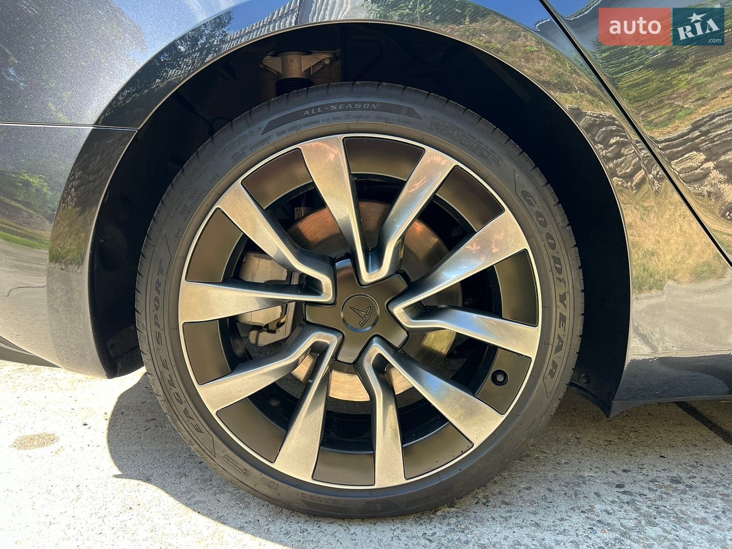 Tesla Model 3 2024 VIN 5YJ3E1EA4RF871875 фото оголошення 9 з 16