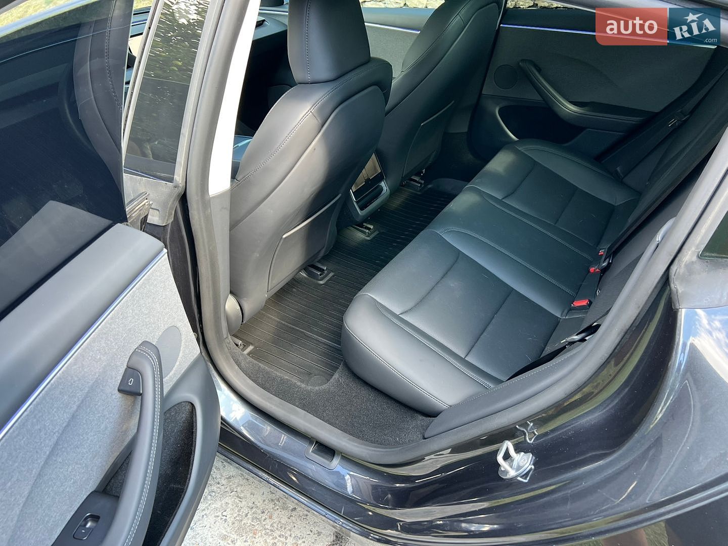 Tesla Model 3 2024 VIN 5YJ3E1EA4RF871875 фото оголошення 12 з 16