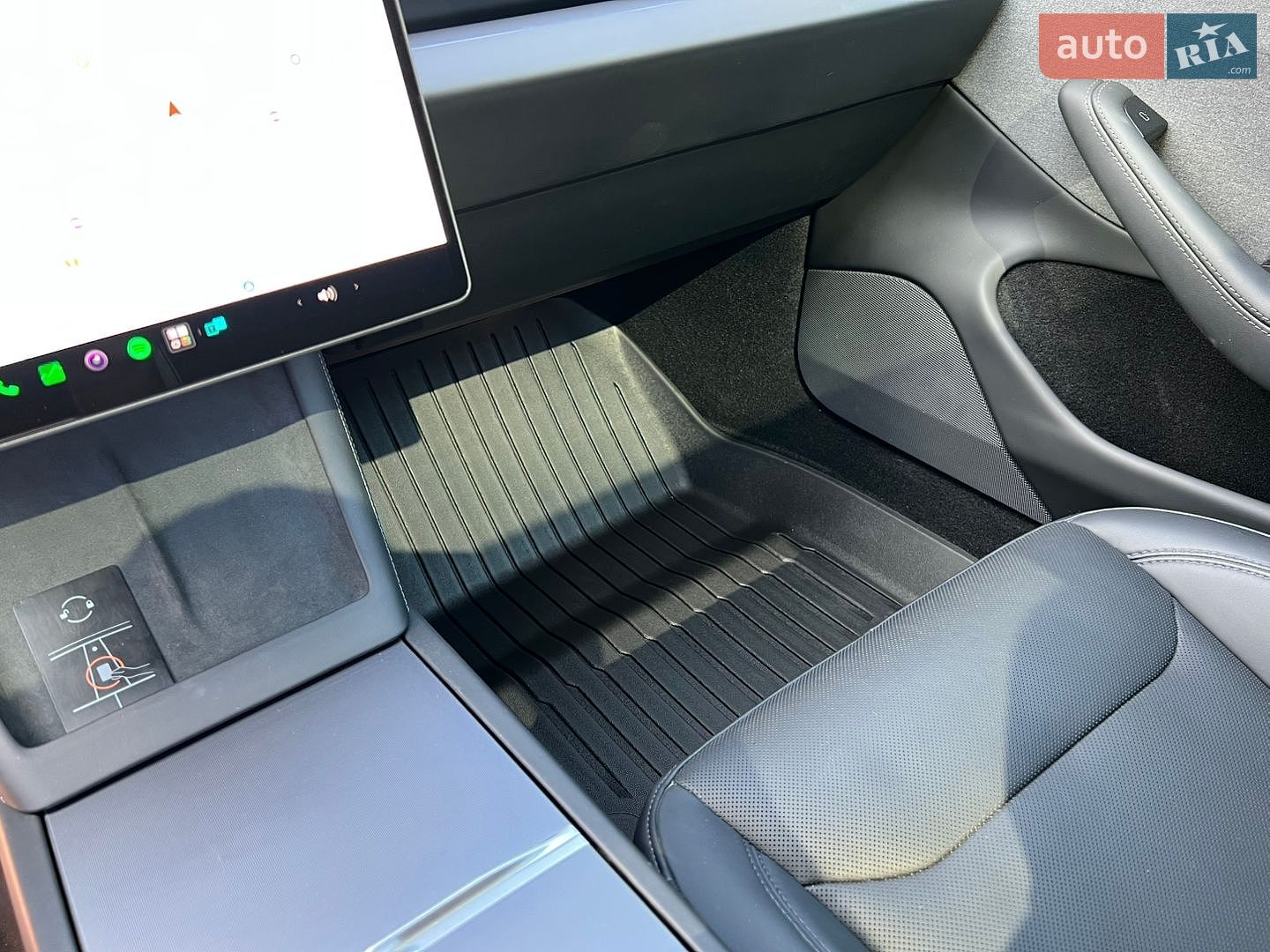 Tesla Model 3 2024 VIN 5YJ3E1EA4RF871875 фото оголошення 15 з 16
