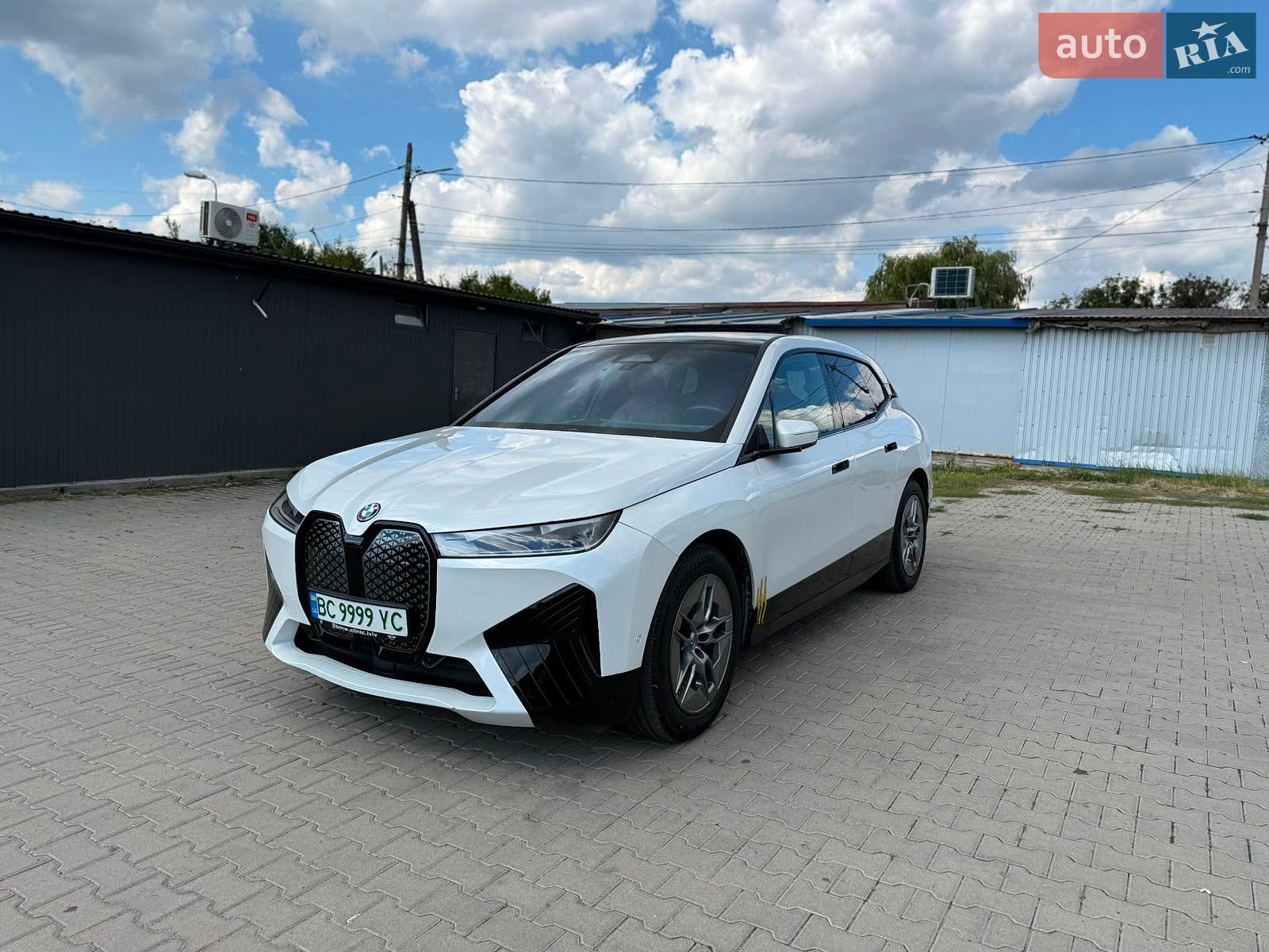 BMW iX 2023 VIN WB523CF08RCP31761 фото оголошення 2 з 26