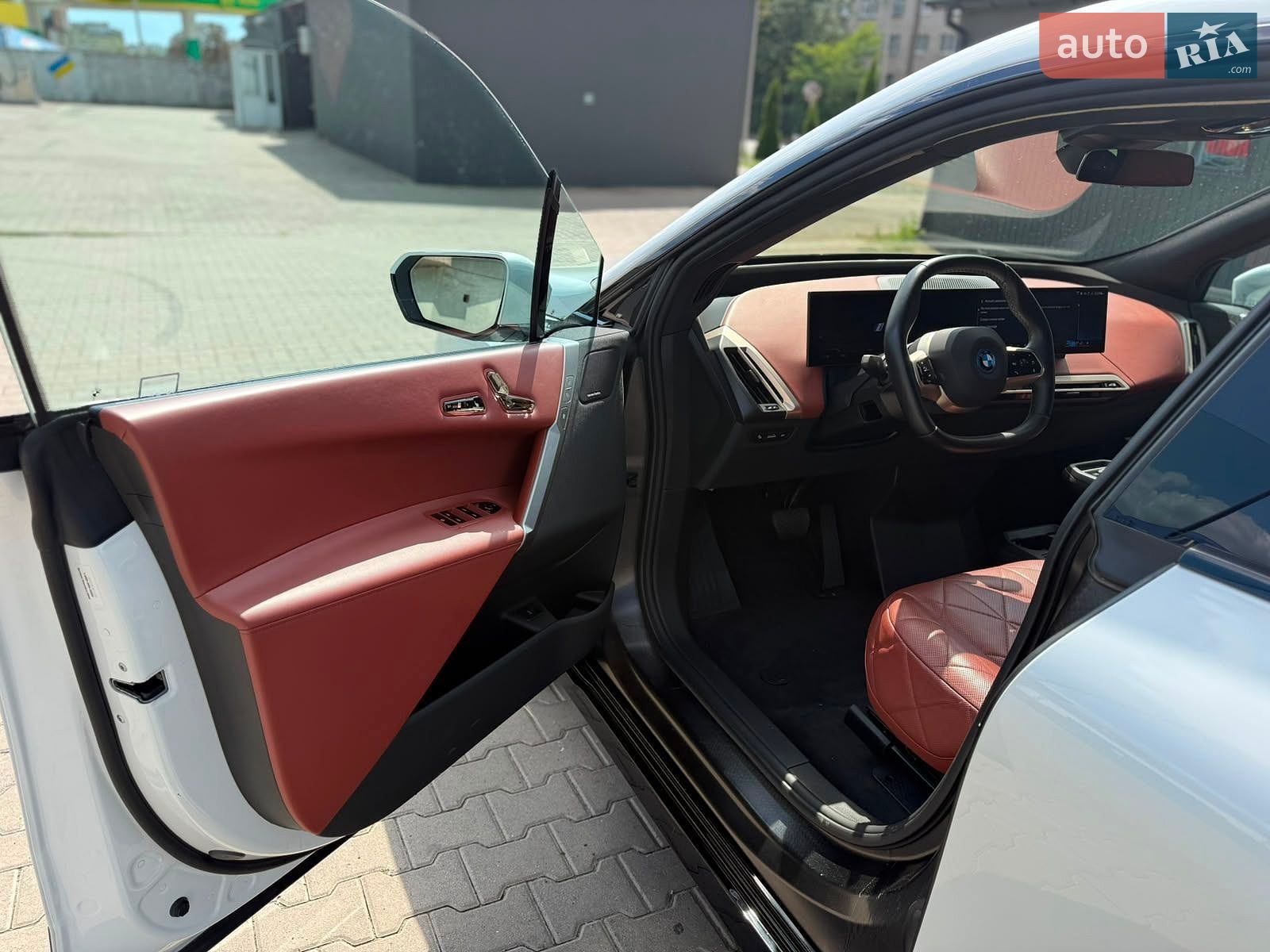 BMW iX 2023 VIN WB523CF08RCP31761 фото оголошення 8 з 26