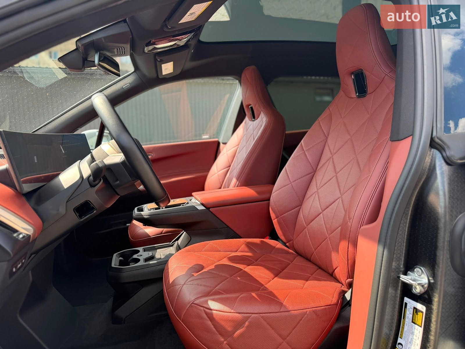 BMW iX 2023 VIN WB523CF08RCP31761 фото оголошення 12 з 26