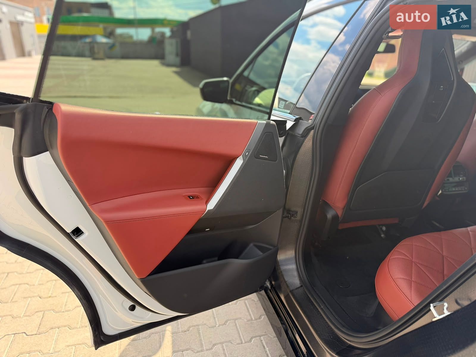 BMW iX 2023 VIN WB523CF08RCP31761 фото оголошення 15 з 26