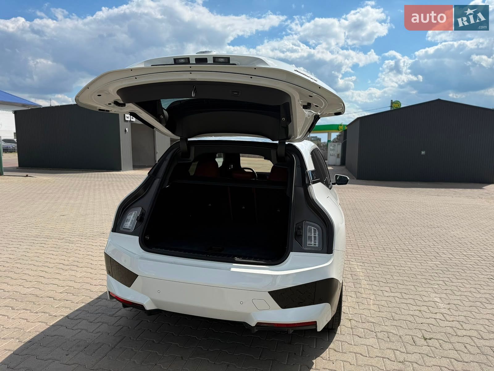 BMW iX 2023 VIN WB523CF08RCP31761 фото оголошення 16 з 26