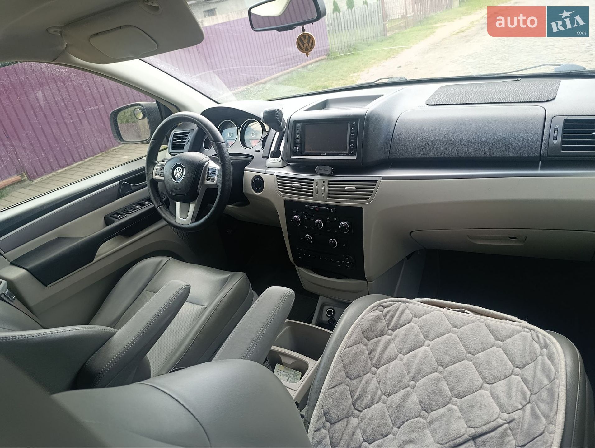 Volkswagen Routan 2013 VIN 2C4RVABG7ER134381 фото оголошення 10 з 45