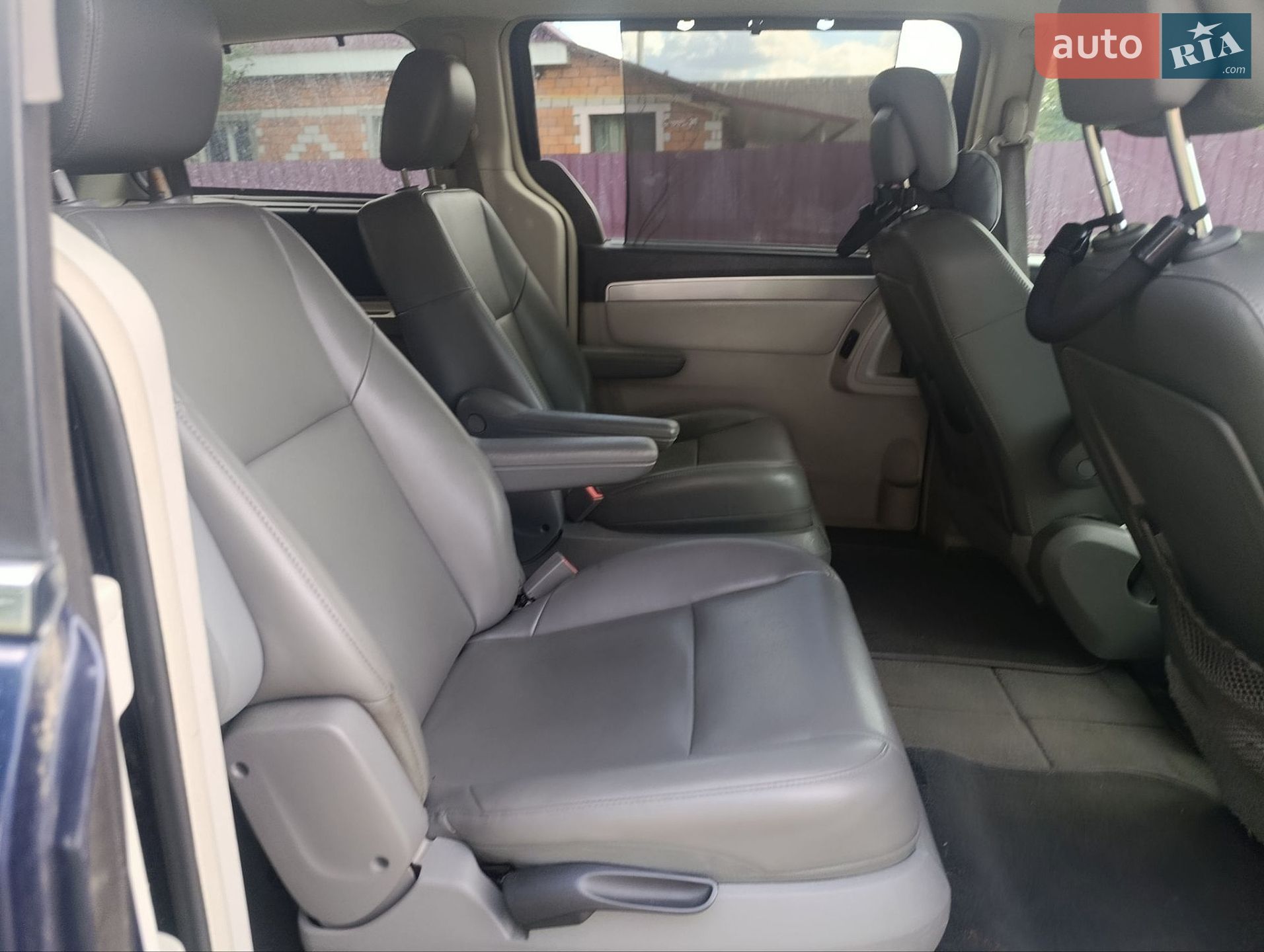 Volkswagen Routan 2013 VIN 2C4RVABG7ER134381 фото оголошення 6 з 45
