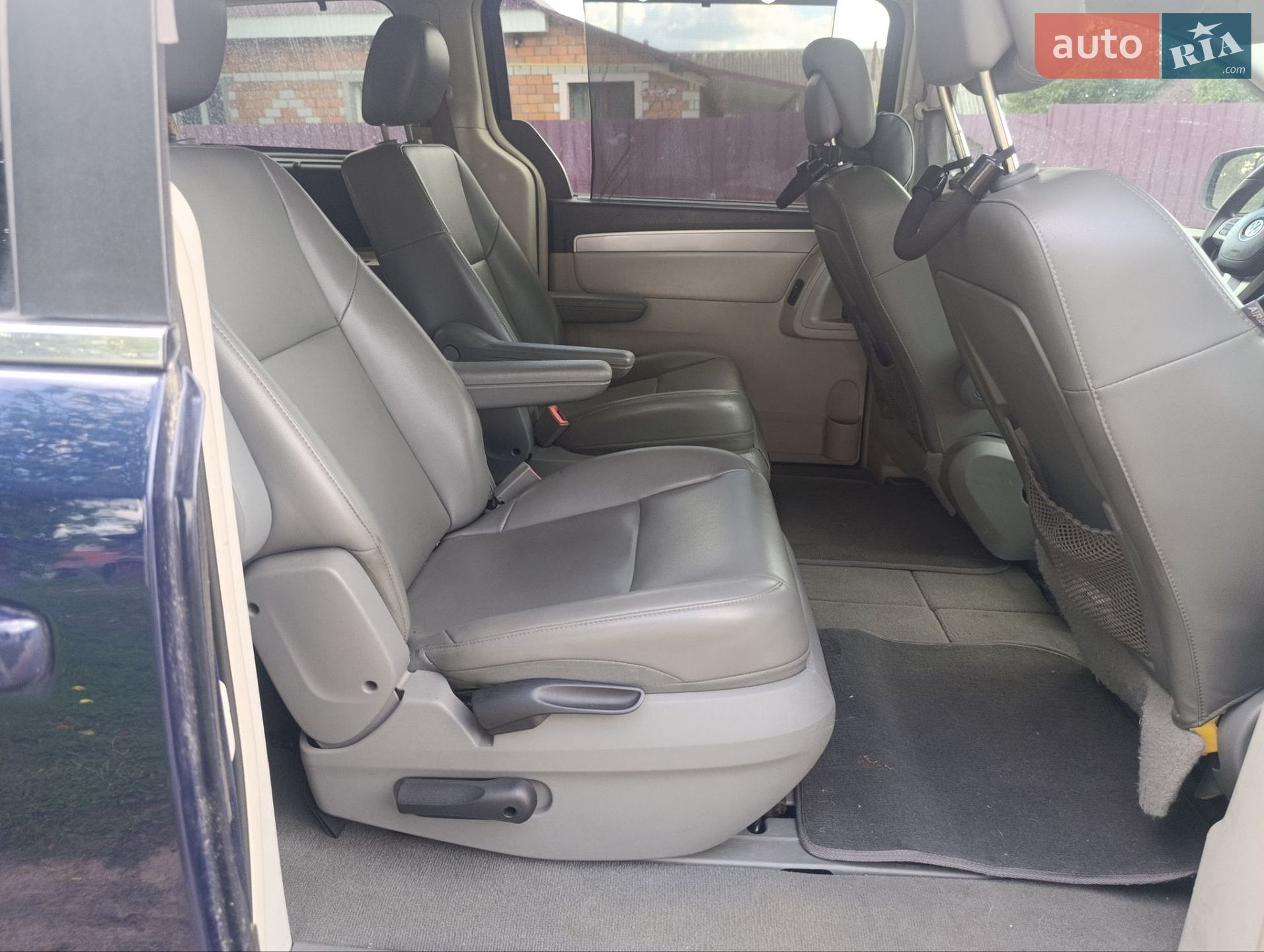 Volkswagen Routan 2013 VIN 2C4RVABG7ER134381 фото оголошення 7 з 45