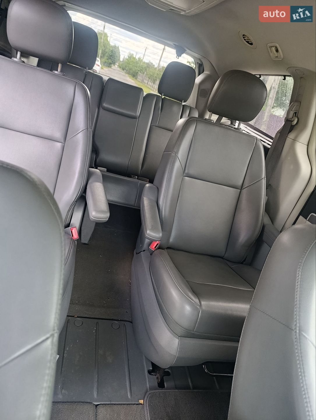 Volkswagen Routan 2013 VIN 2C4RVABG7ER134381 фото оголошення 13 з 45