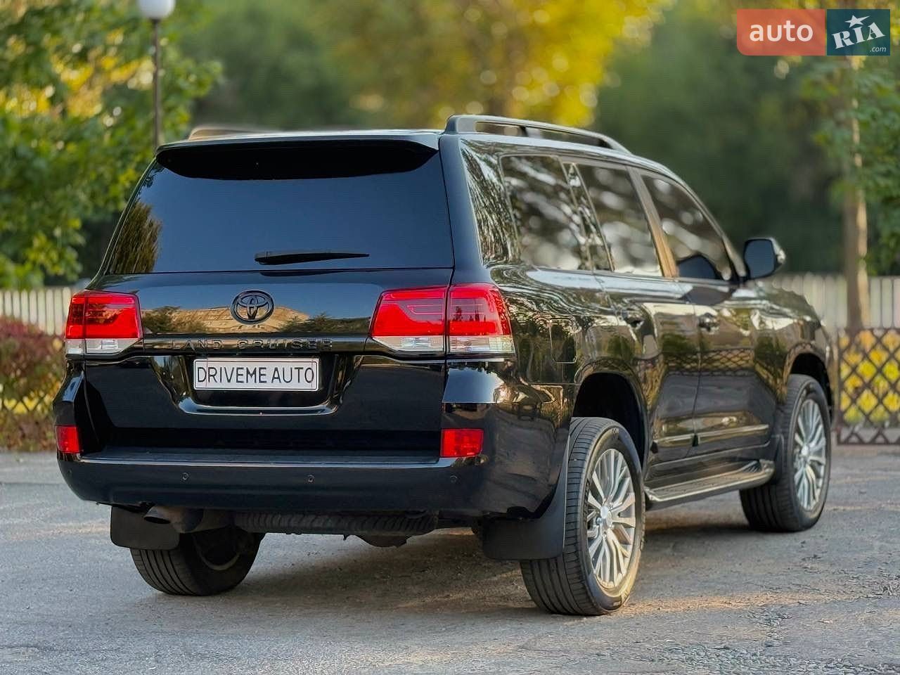 Toyota Land Cruiser 2019 VIN JTMCX05J504193765 фото оголошення 4 з 35