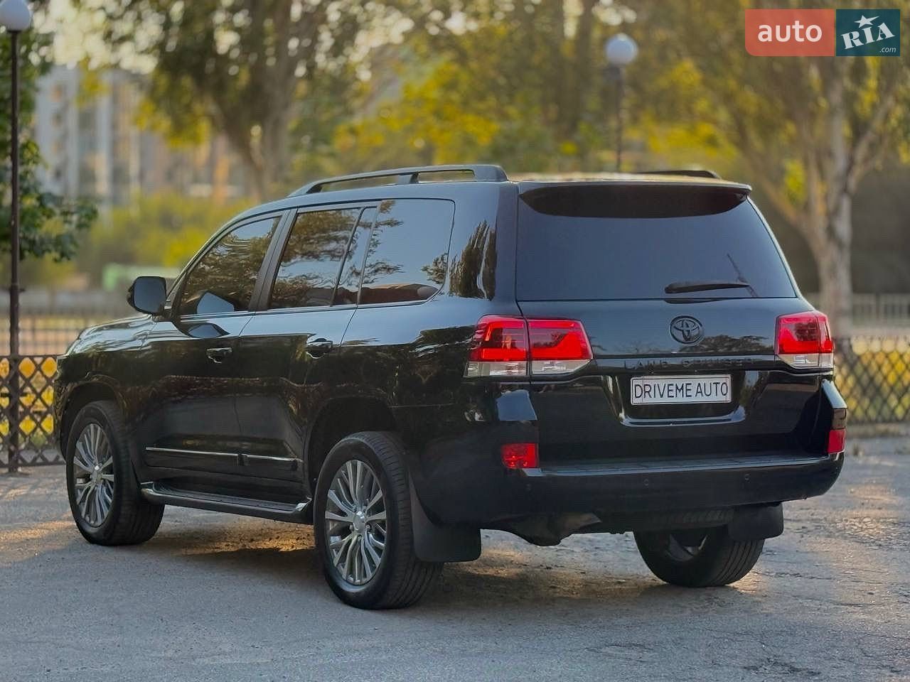 Toyota Land Cruiser 2019 VIN JTMCX05J504193765 фото оголошення 6 з 35