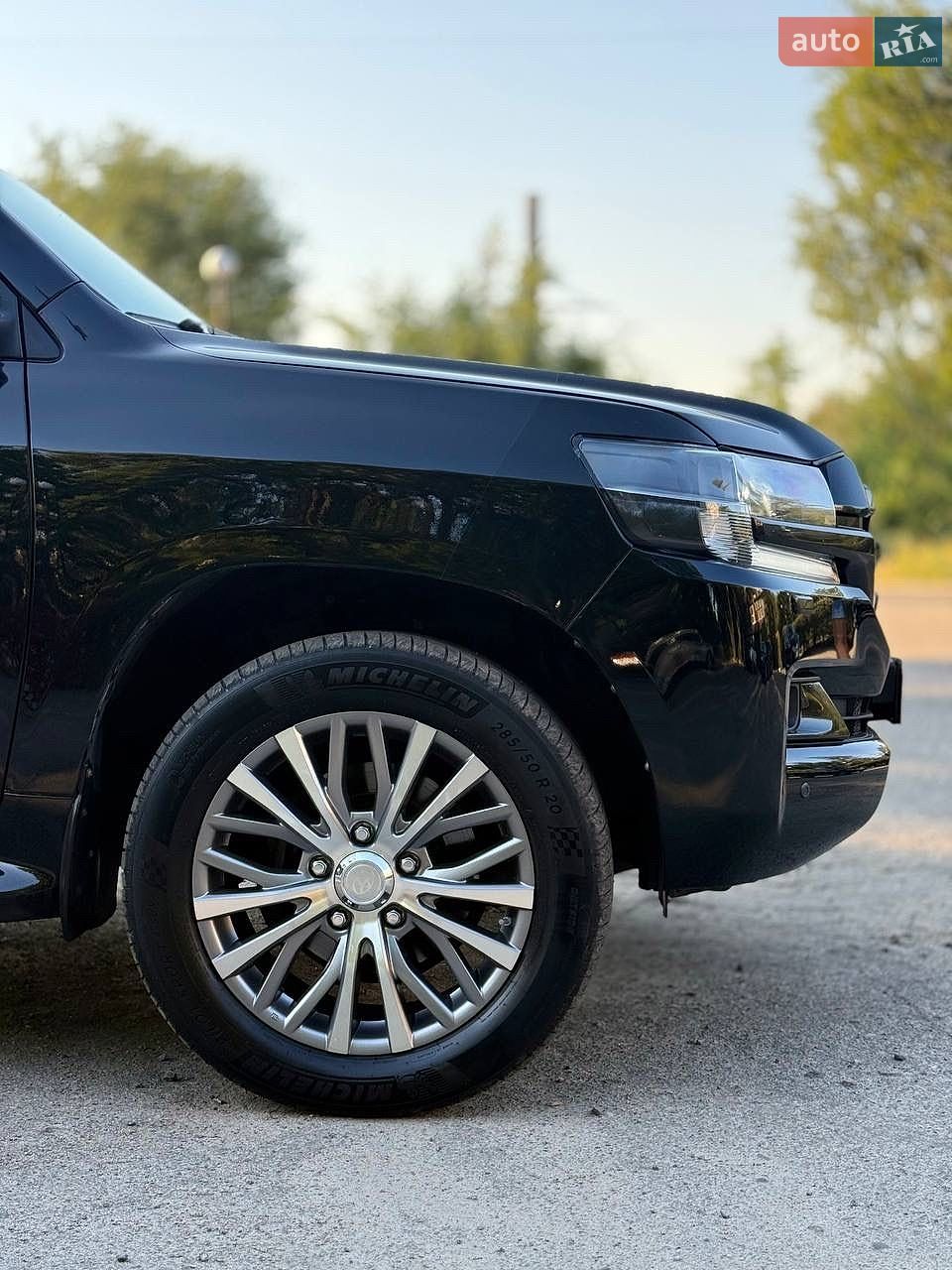 Toyota Land Cruiser 2019 VIN JTMCX05J504193765 фото оголошення 13 з 35