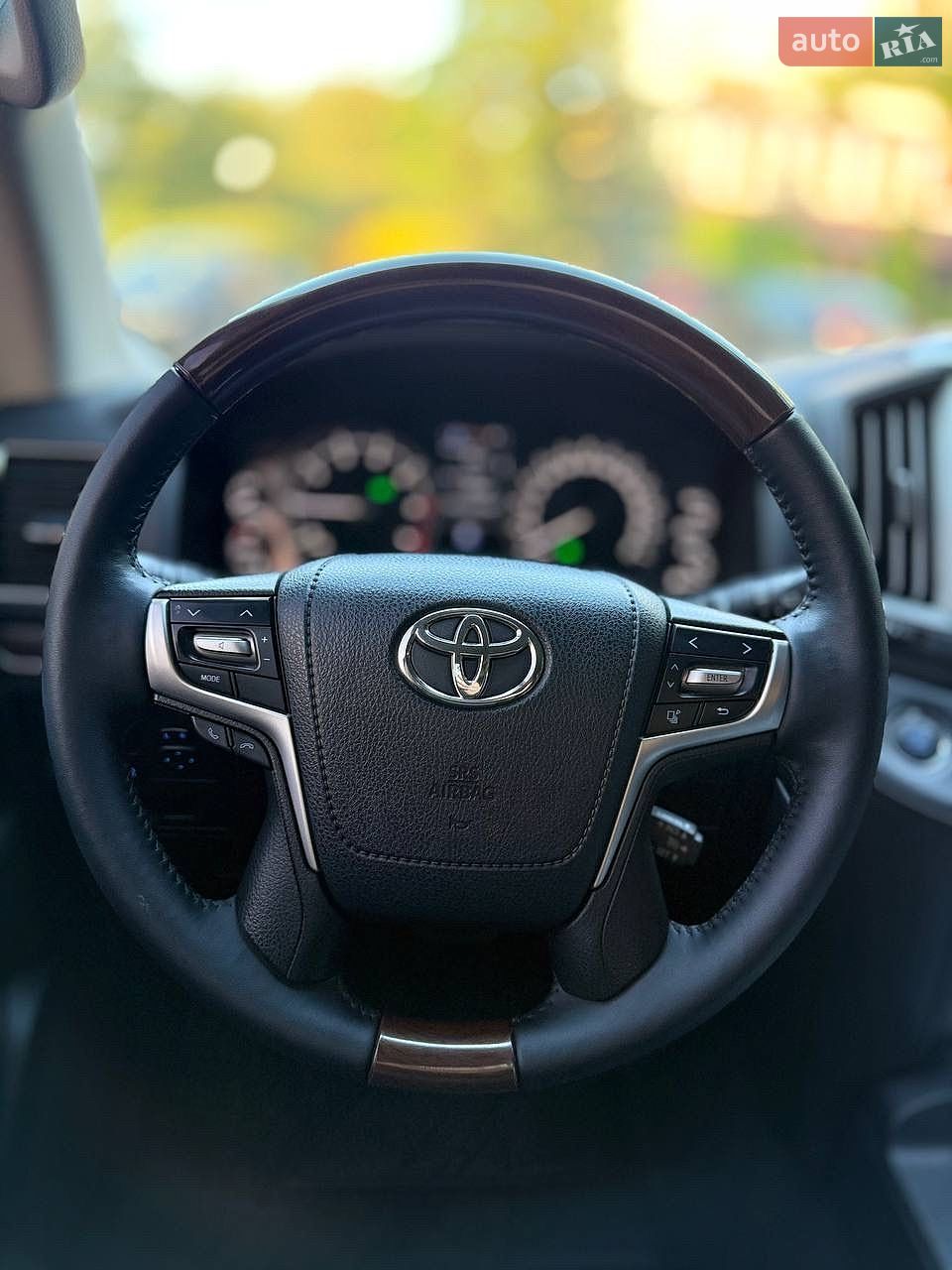 Toyota Land Cruiser 2019 VIN JTMCX05J504193765 фото оголошення 17 з 35